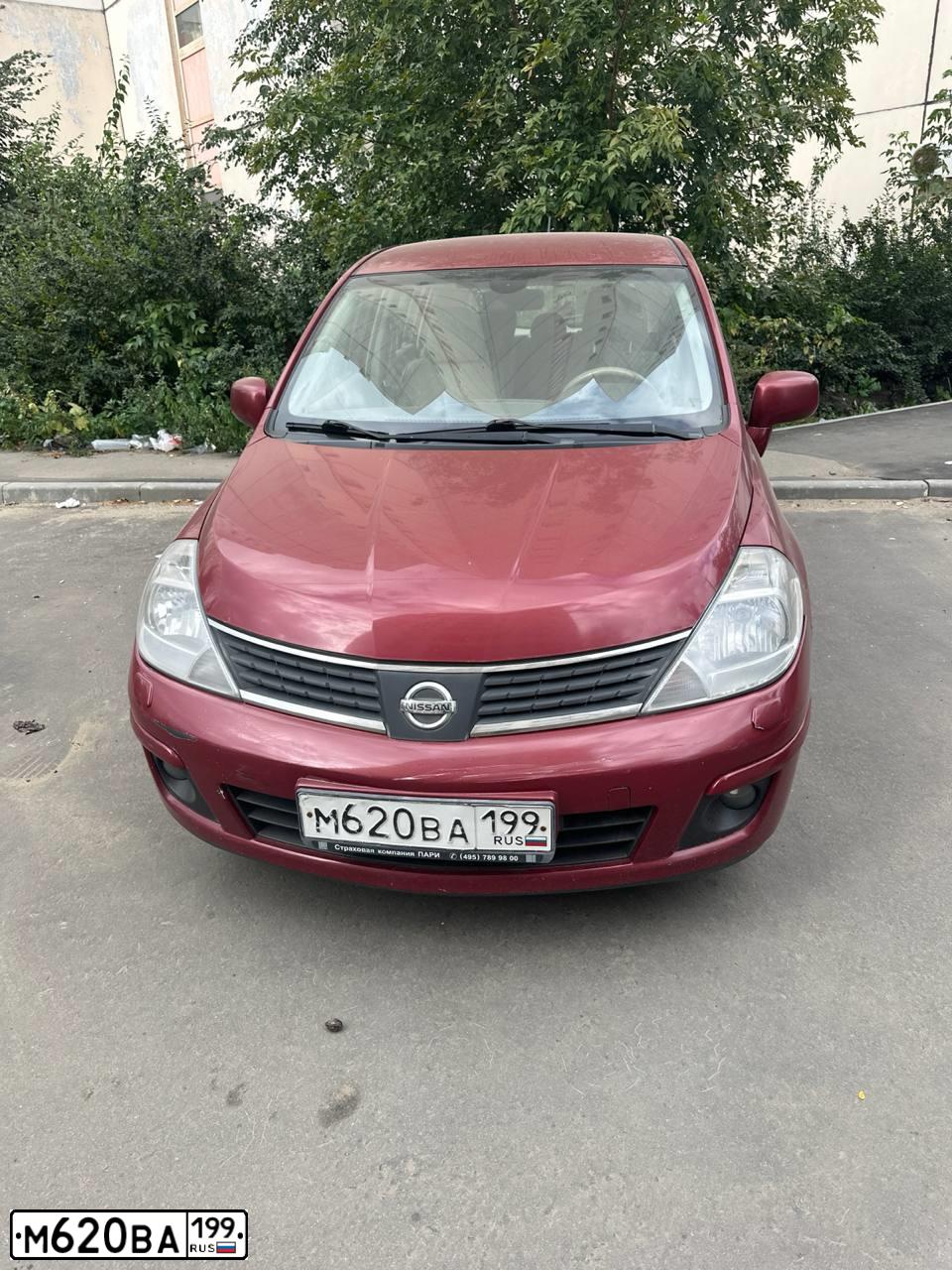Фото автомобиля NISSAN TIIDA, 2007 — госномер М620ВА199. Цвет: КРАСНЫЙ