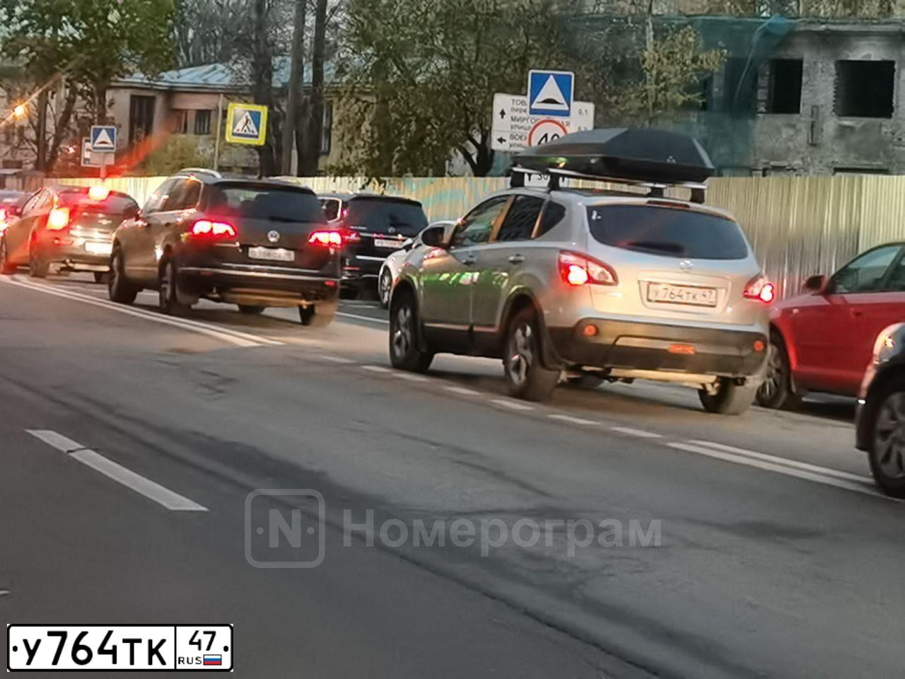 Фото автомобиля NISSAN QASHQAI, 2012 — госномер С957ОР198. Цвет: Серебристый