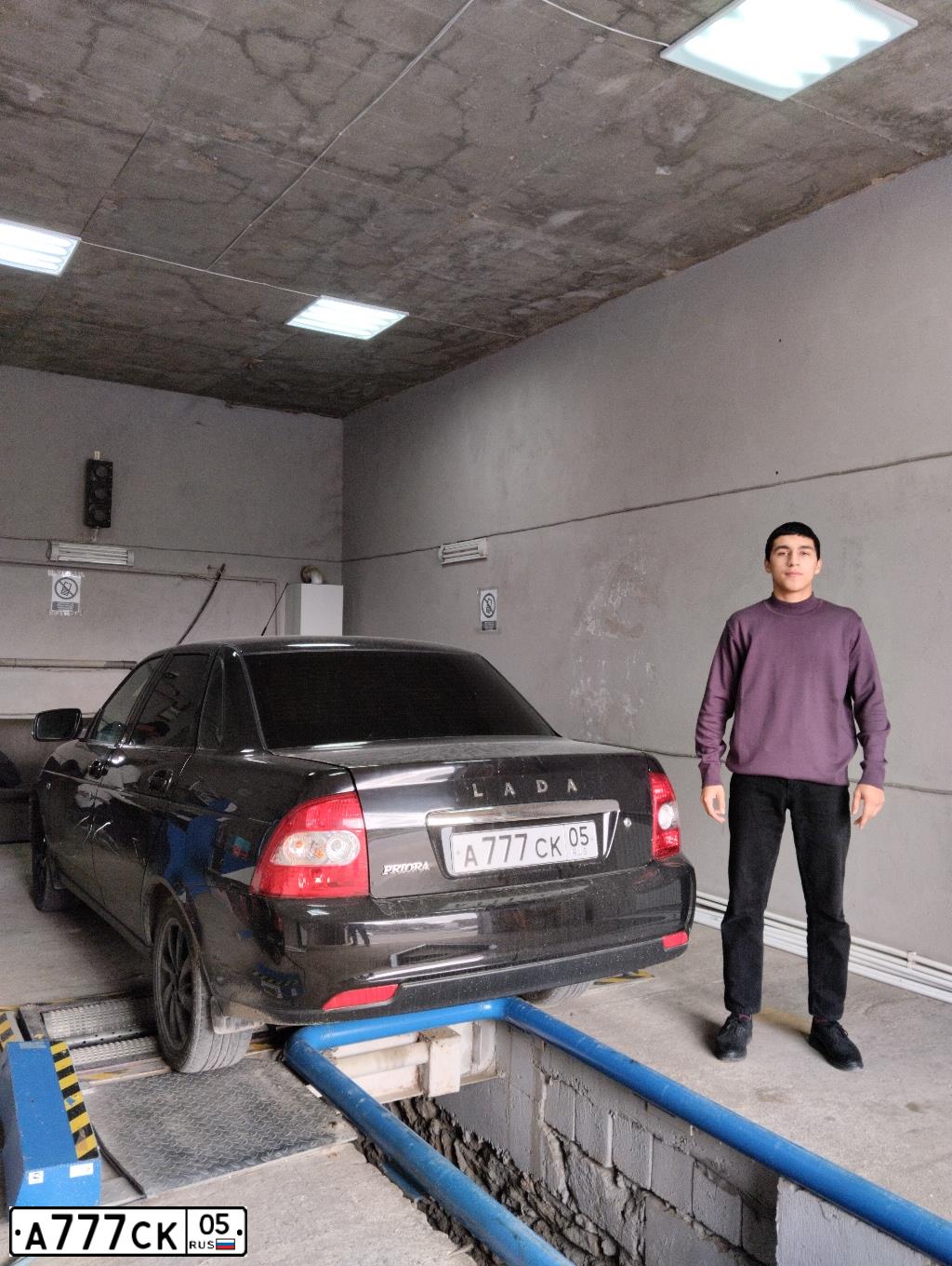 Фото автомобиля LADA 2170 PRIORA, 2014 — госномер Р432ЕУ05. Цвет: ЧЕРНЫЙ