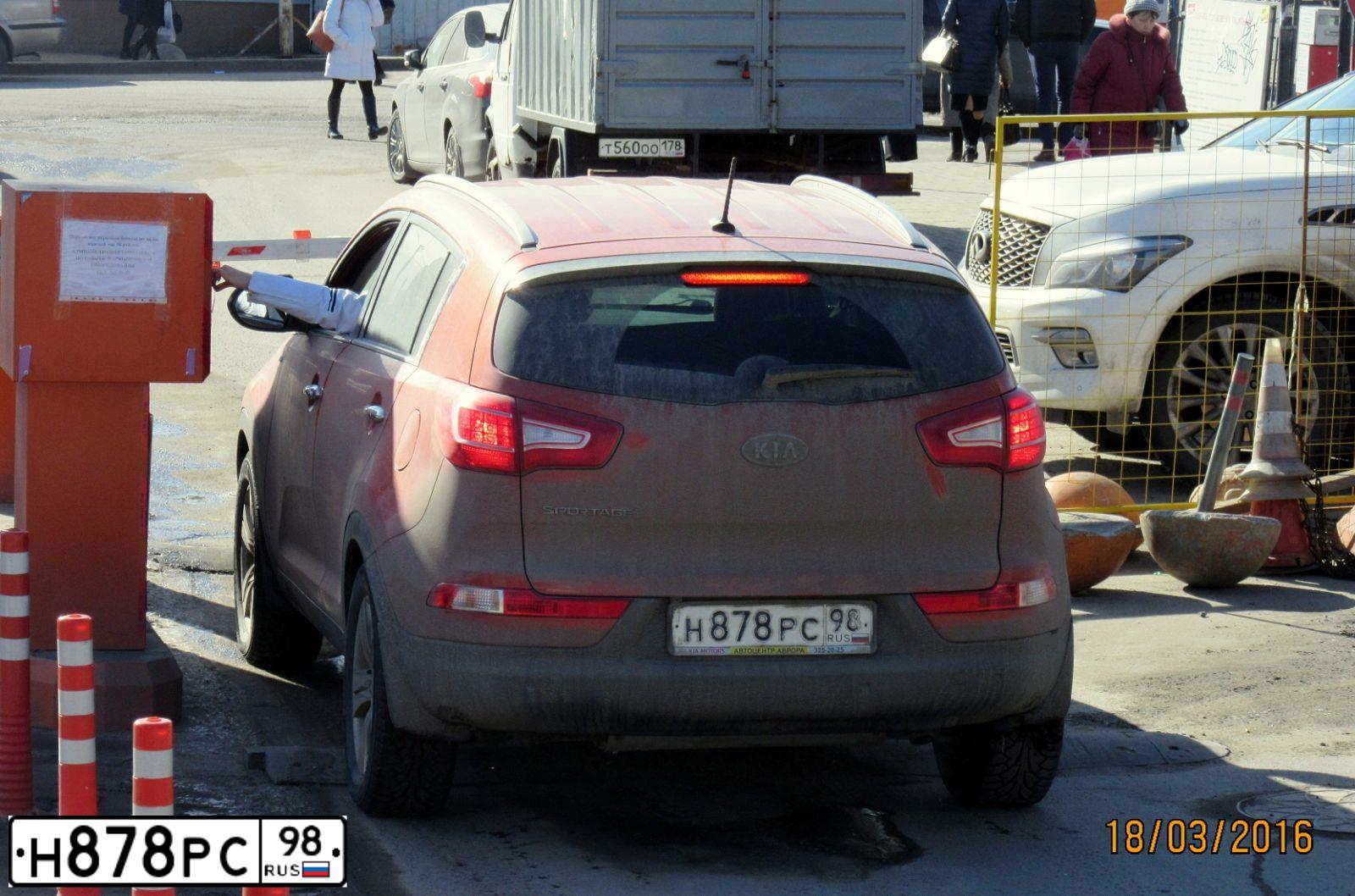 Фото автомобиля MERCEDES C-KLASSE, 2007 — госномер Н252МК178. Цвет: СЕРО-БЕЖЕВЫЙ