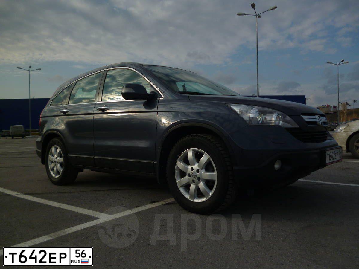 Фото автомобиля RENAULT SANDERO, 2011 — госномер Т642ЕР56. Цвет: БЕЛЫЙ