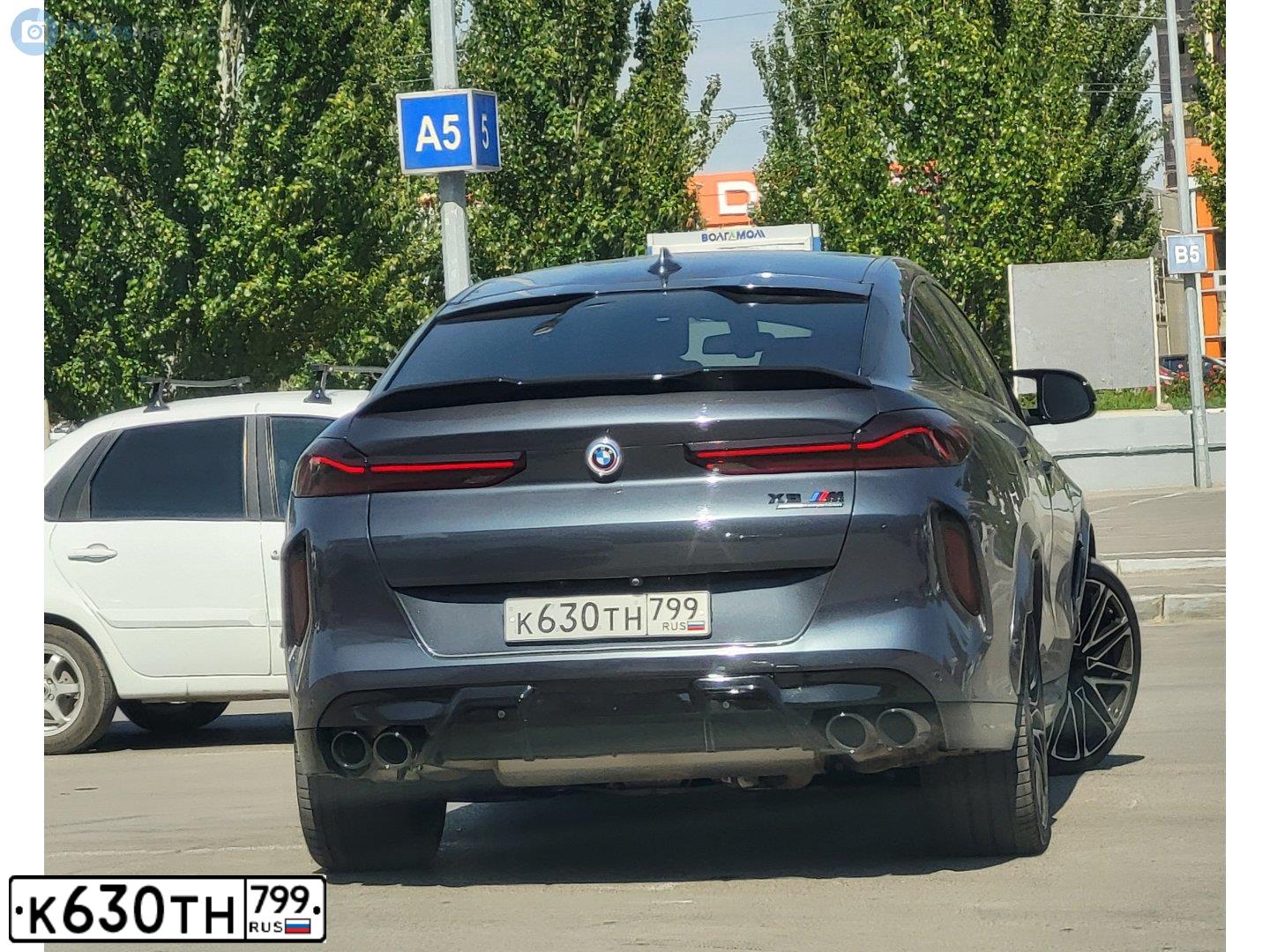 Фото автомобиля BMW X6, 2020 — госномер К630ТН799. Цвет: Серый