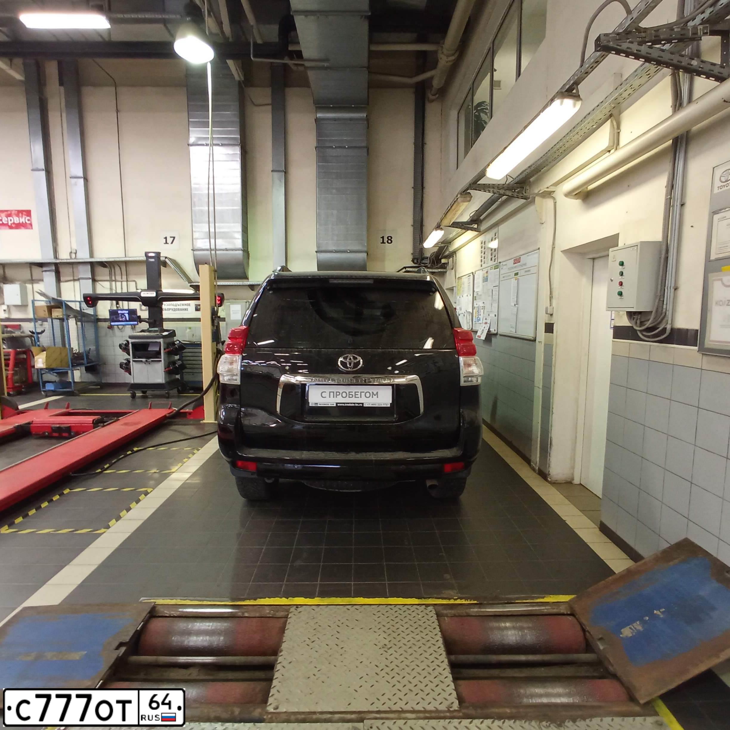 Фото автомобиля TOYOTA LANDCRUISER, 2010 — госномер В511ОС06. Цвет: ЧЕРНЫЙ