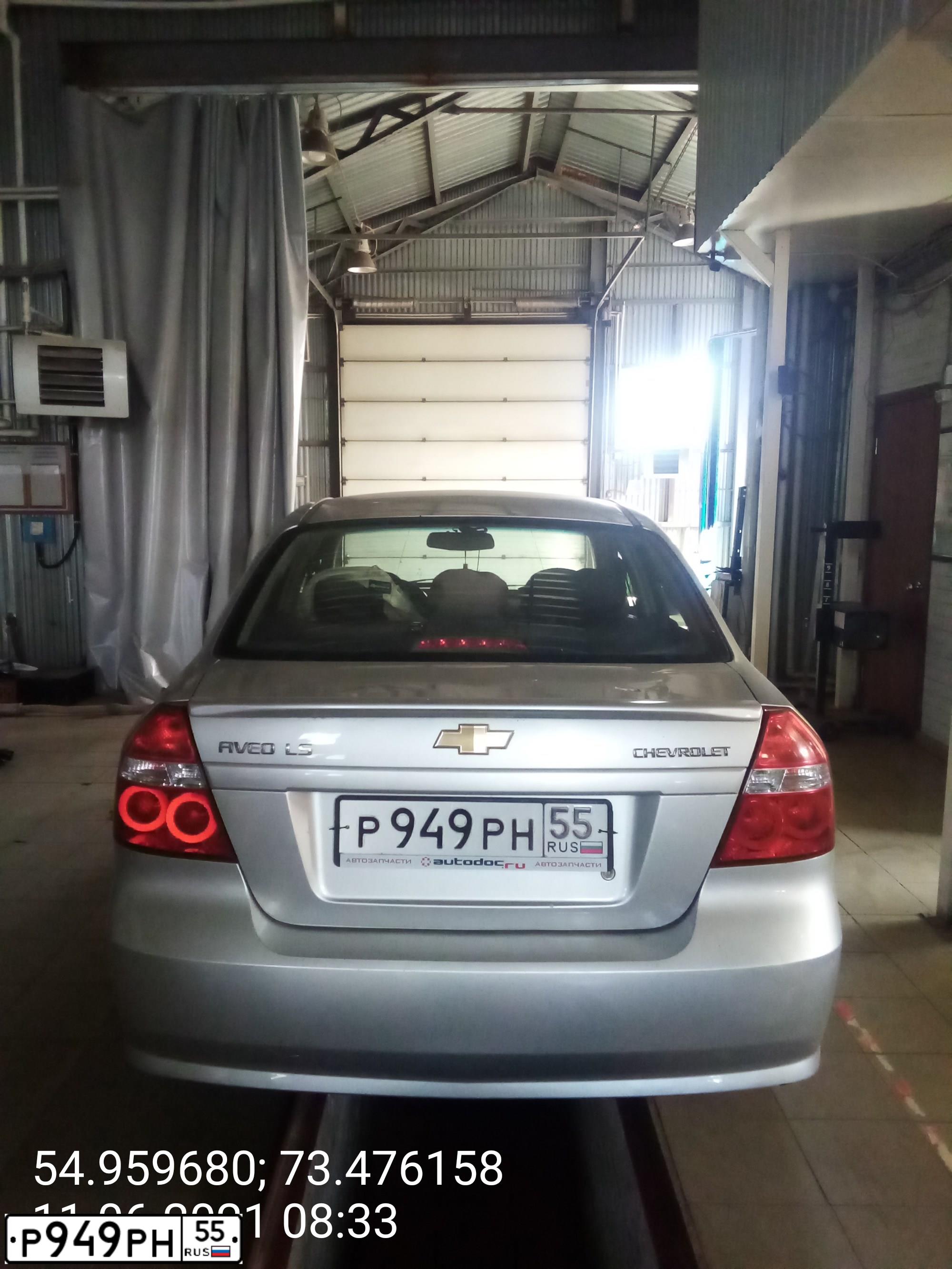 Фото автомобиля CHEVROLET AVEO, 2011 — госномер Р949РН55. Цвет: СЕРЕБРИСТЫЙ