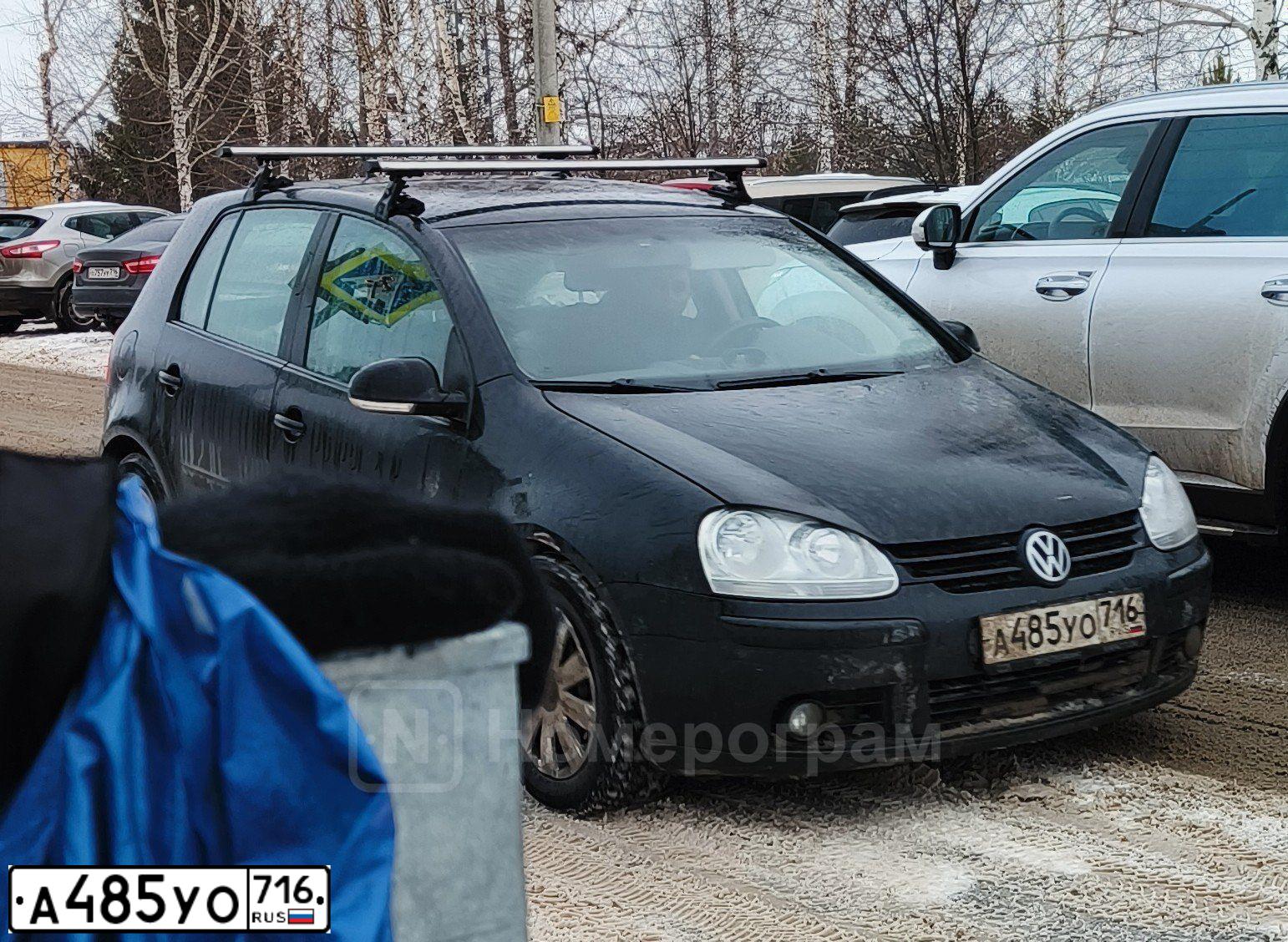 Фото автомобиля VOLKSWAGEN GOLF, 2005 — госномер А485УО716. Цвет: ЧЕРНЫЙ