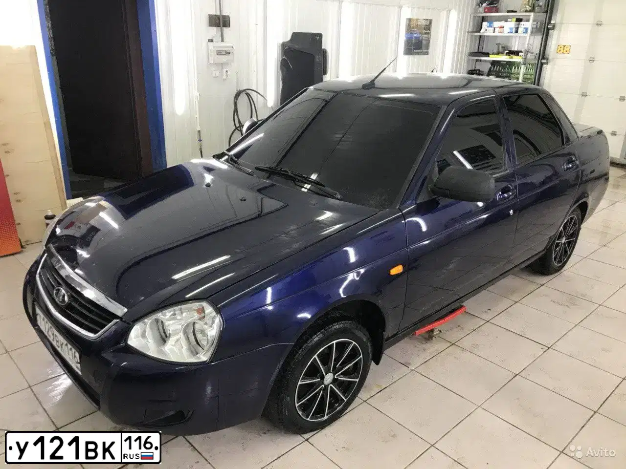 Фото автомобиля LIFAN X 60, 2014 — госномер У121ВК116. Цвет: СТАЛЬНОЙ (СЕРЫЙ)