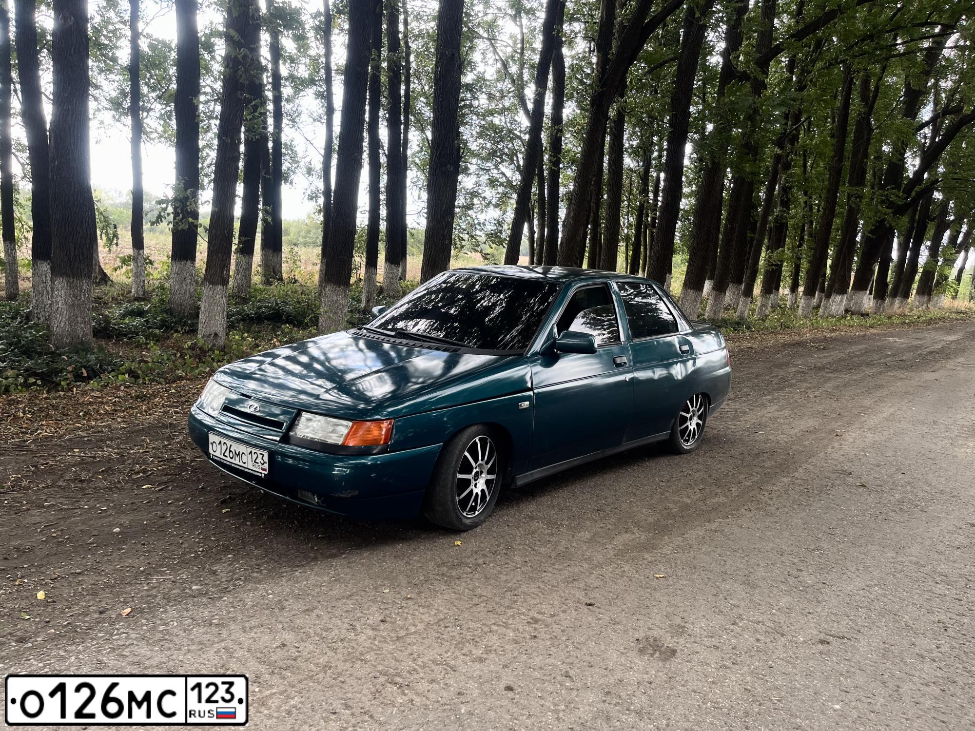 Фото автомобиля LADA 2110, 2001 — госномер О126МС123. Цвет: СЕРО-ЗЕЛЕНЫЙ