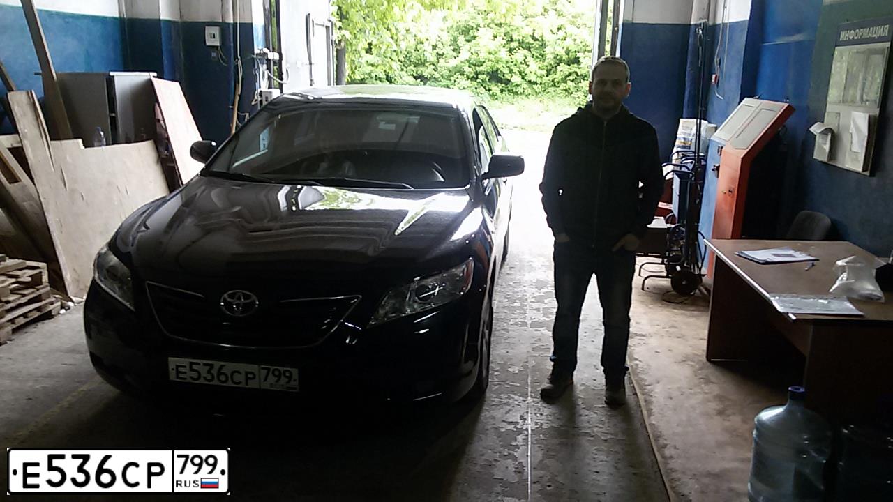 Фото автомобиля TOYOTA CAMRY, 2007 — госномер Е536СР799. Цвет: ЧЕРНЫЙ