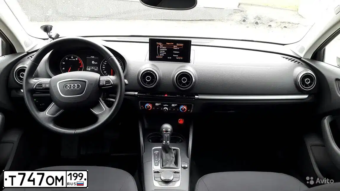 Фото автомобиля AUDI A3, 2013 — госномер Т747ОМ199. Цвет: Белый