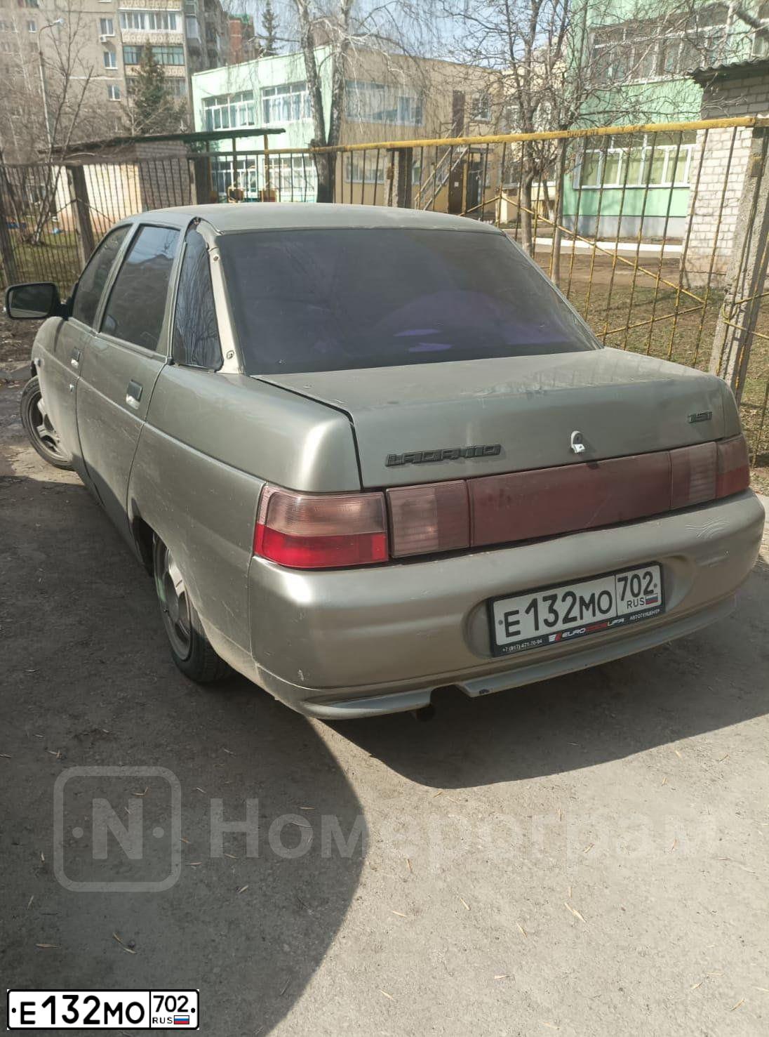 Фото автомобиля LADA 2110, 1999 — госномер Е132МО702. Цвет: СЕРЕБРИСТЫЙ СЕРО-ЗЕЛЕНЫЙ