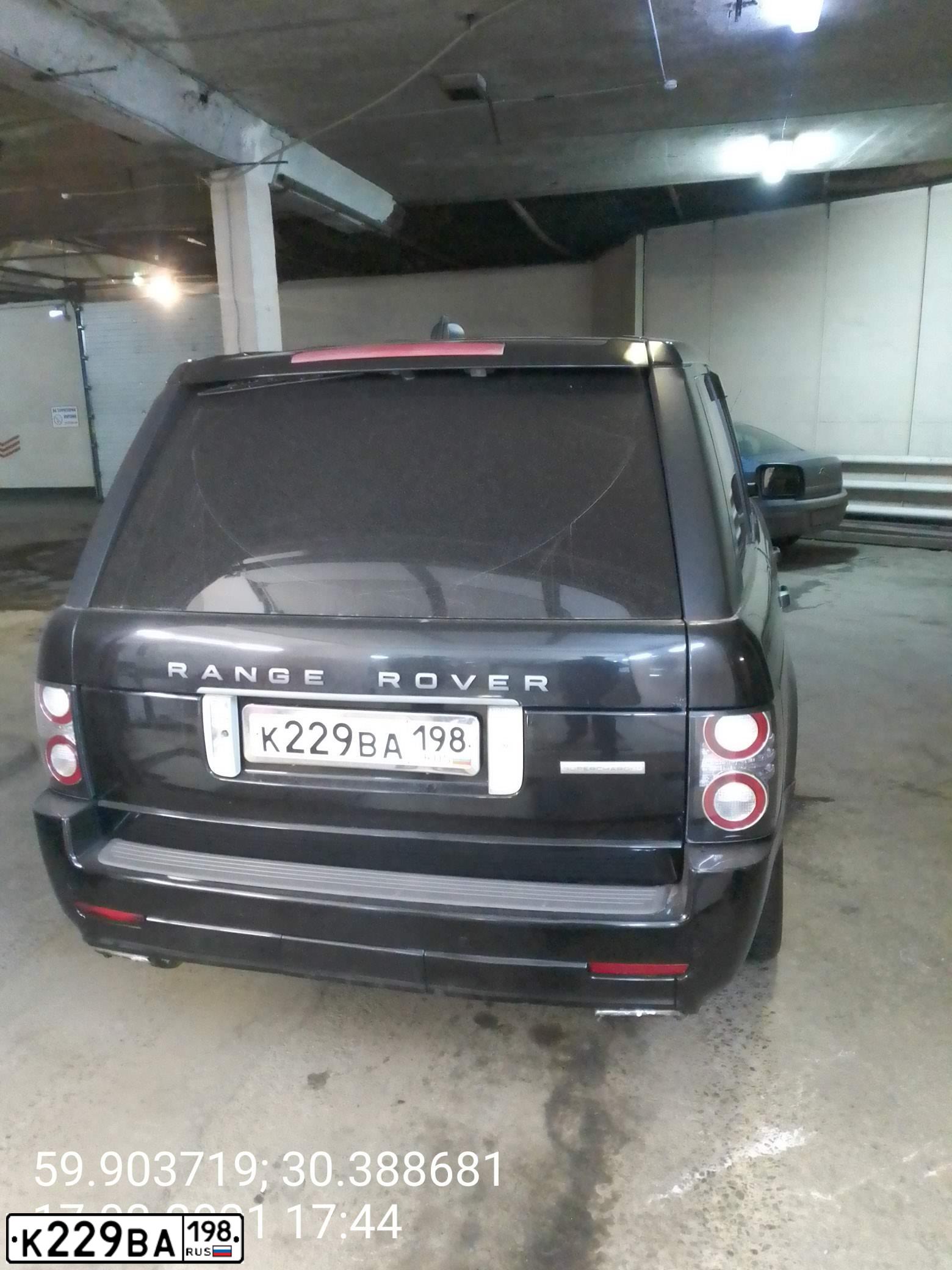 Фото автомобиля LANDROVER RANGE ROVER, 2008 — госномер Е852СМ198. Цвет: ЧЕРНЫЙ