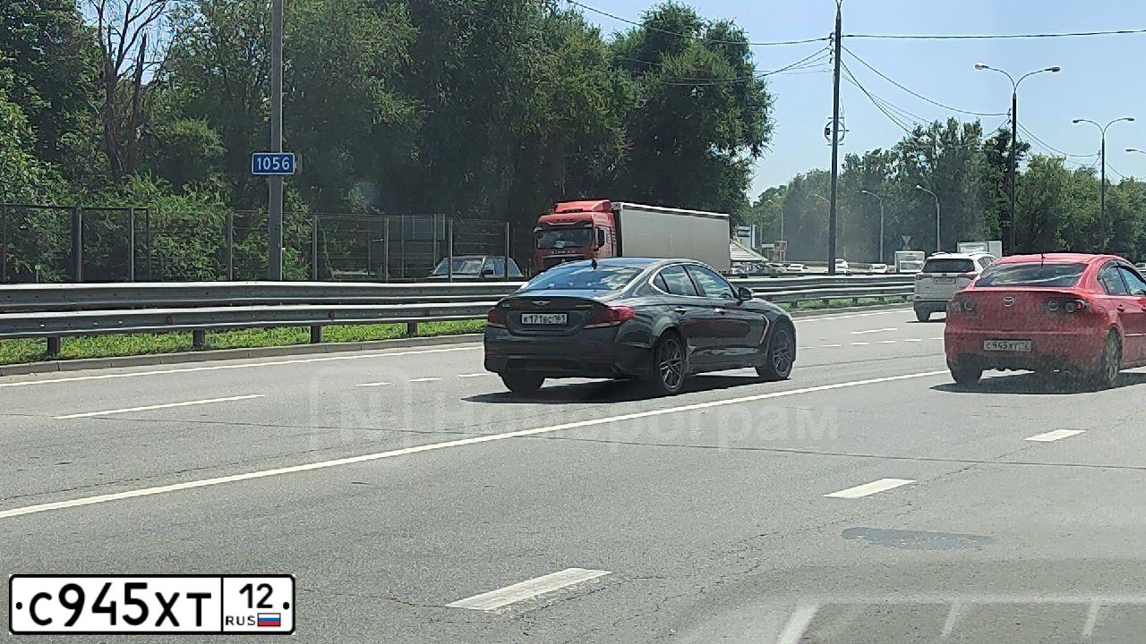 Фото автомобиля MAZDA 3, 2007 — госномер С890ХК43. Цвет: Красный