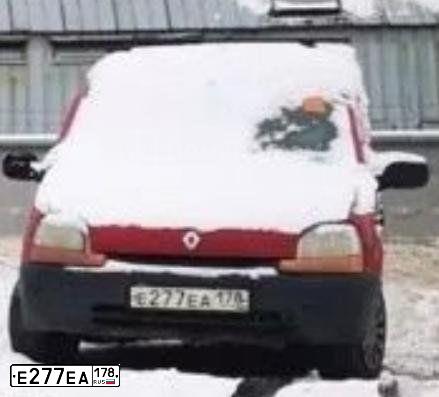 Фото автомобиля RENAULT KANGOO, 2002 — госномер Е277ЕА178. Цвет: Красный