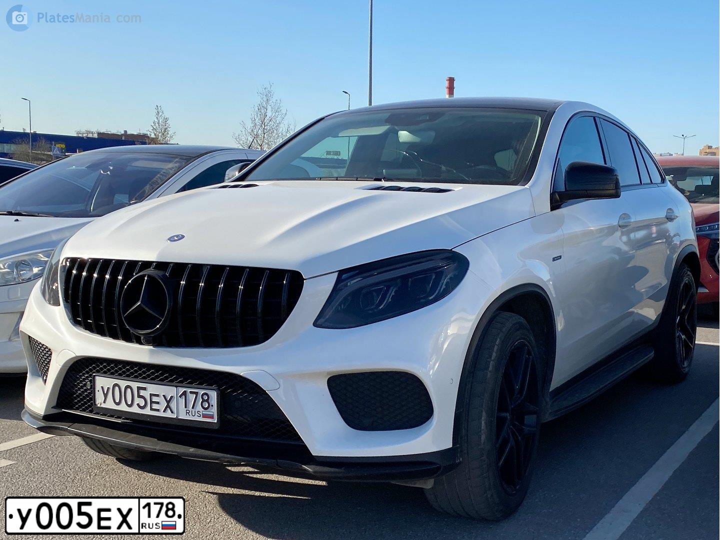 Фото автомобиля MERCEDES GLE-KLASSE, 2016 — госномер А216ТЕ797. Цвет: Белый