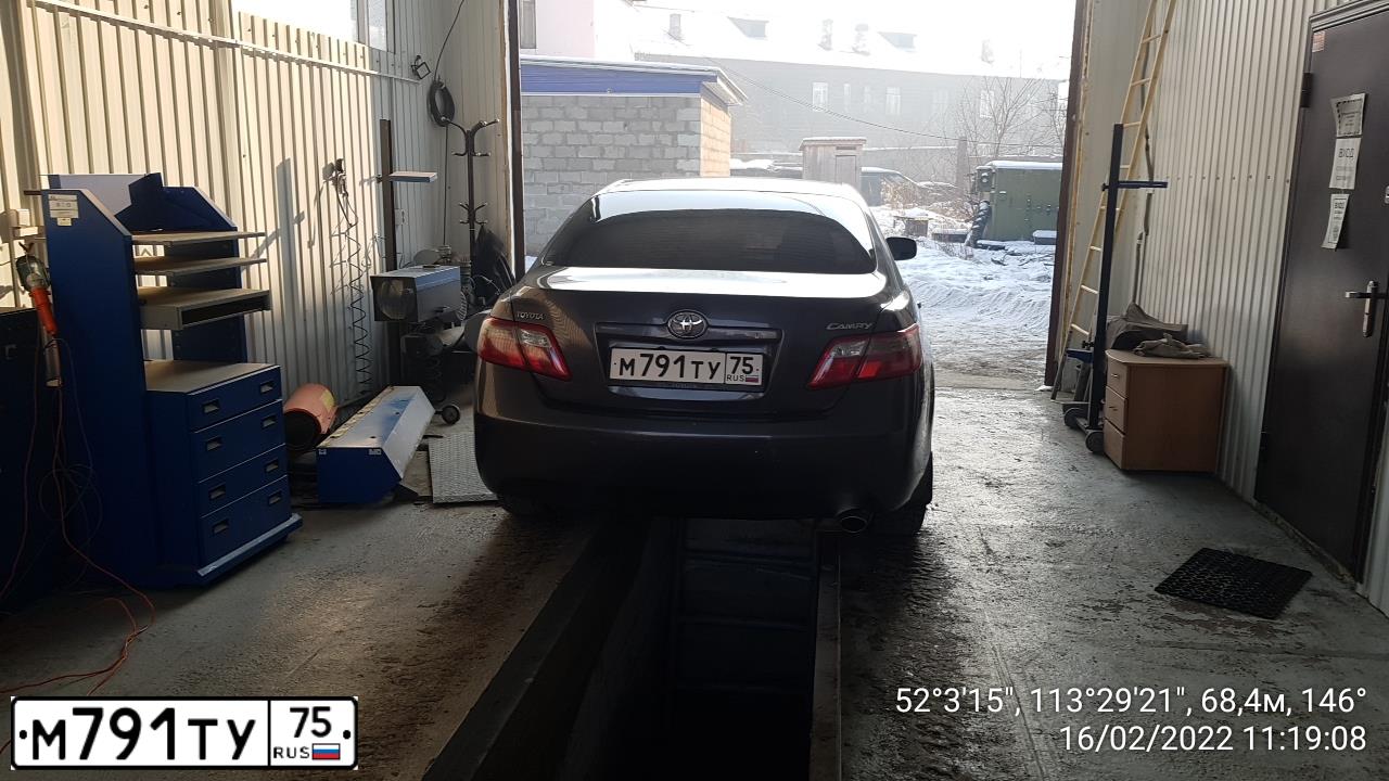 Фото автомобиля TOYOTA CAMRY, 2006 — госномер О305МХ154. Цвет: СЕРЫЙ