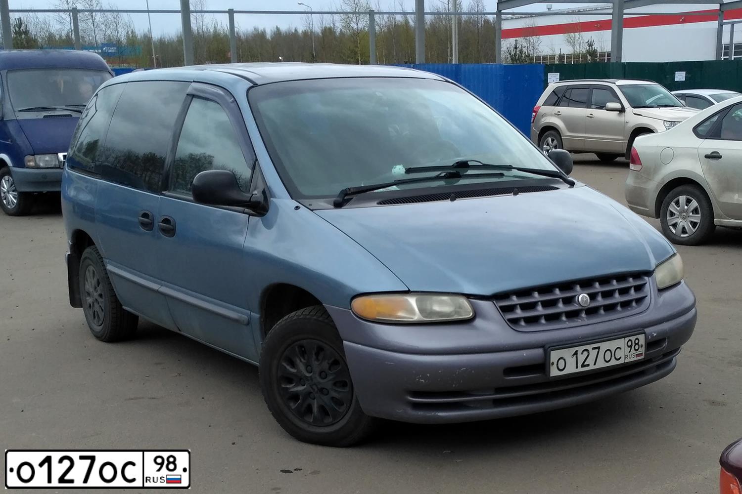 Фото автомобиля PLYMOUTH VOYAGER, 1998 — госномер Е366ОВ193