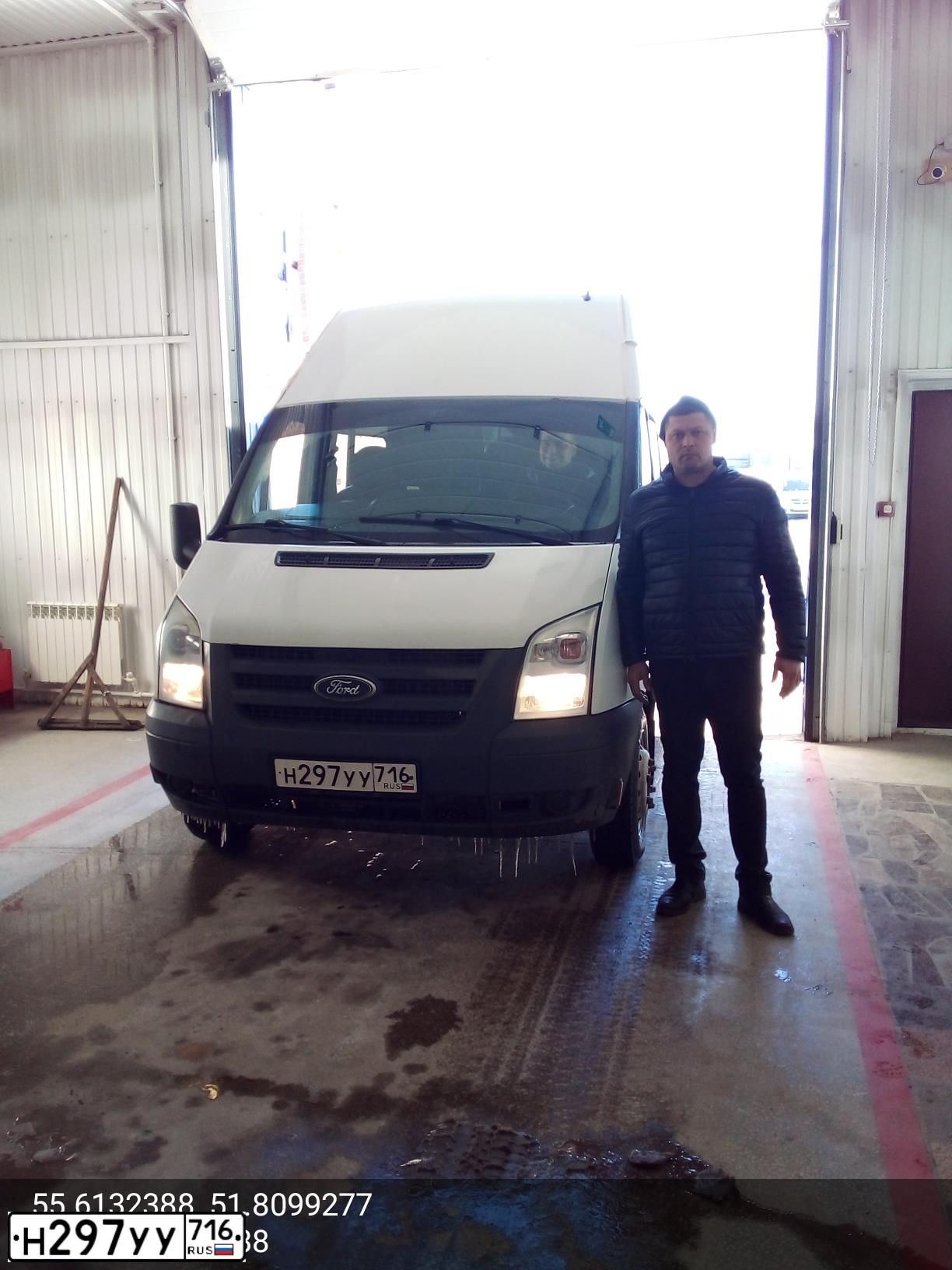 Фото автомобиля FORD TRANSIT, 2011 — госномер Р974ОТ116. Цвет: Белый