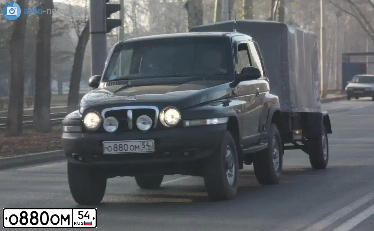 Фото автомобиля MITSUBISHI OUTLANDER, 2008 — госномер О880ОМ54. Цвет: БЕЖЕВЫЙ