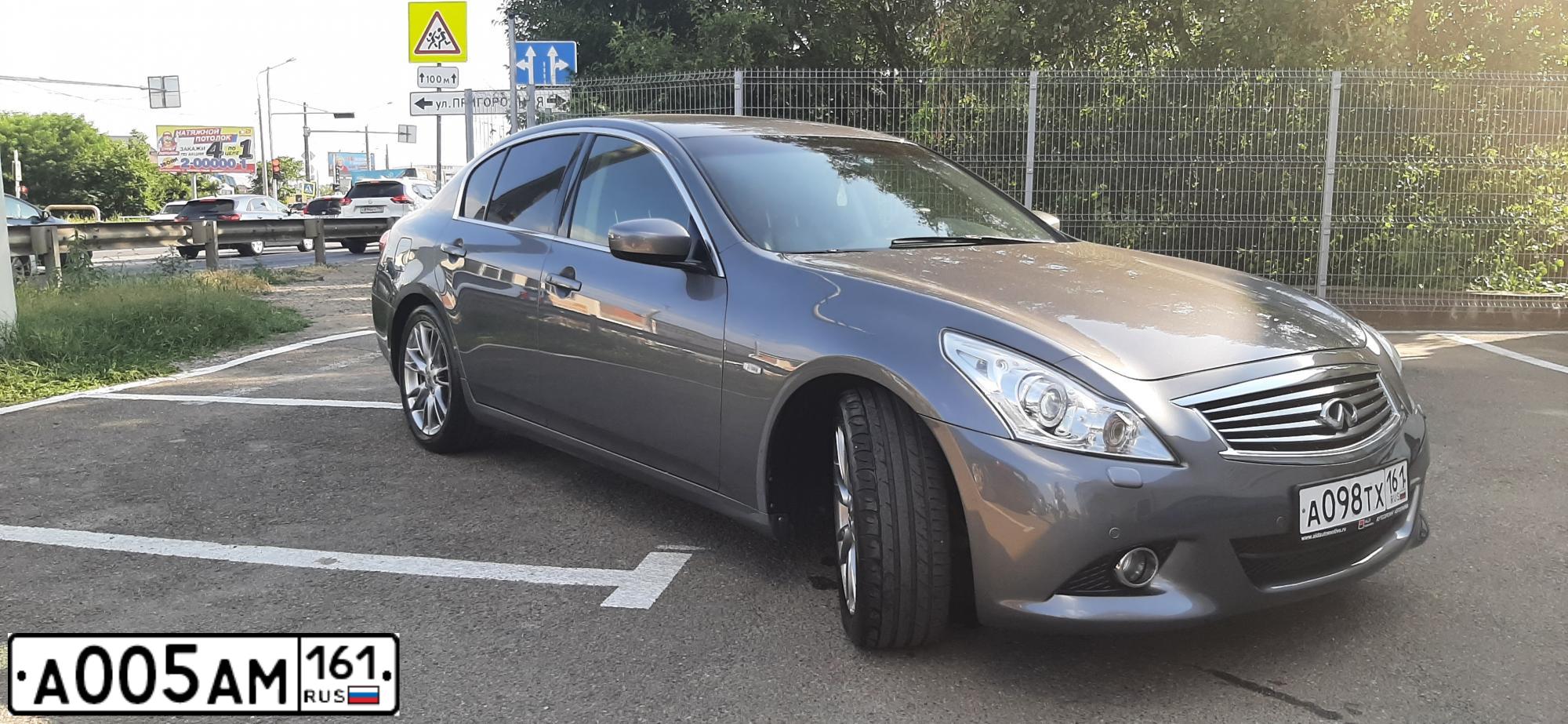 Фото автомобиля INFINITI G, 2012 — госномер Е777ЕК01. Цвет: СЕРЫЙ