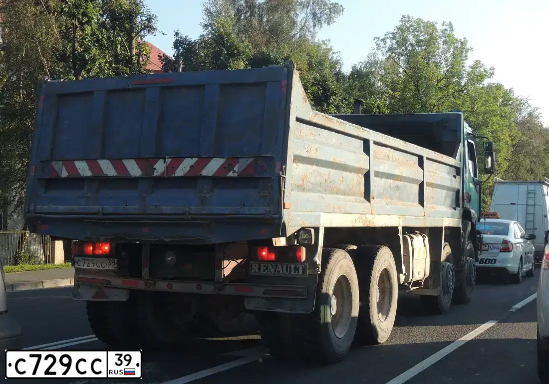 Фото автомобиля RENAULT KERAX, 2002 — госномер С729СС39. Цвет: ЗЕЛЕНЫЙ