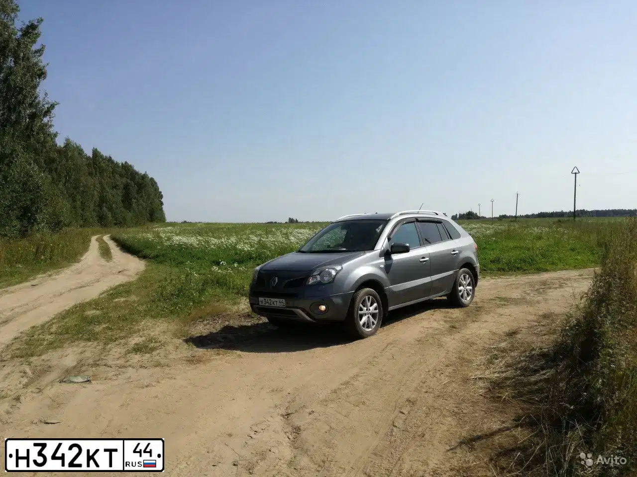 Фото автомобиля RENAULT KOLEOS, 2008 — госномер Н342КТ44. Цвет: Серый