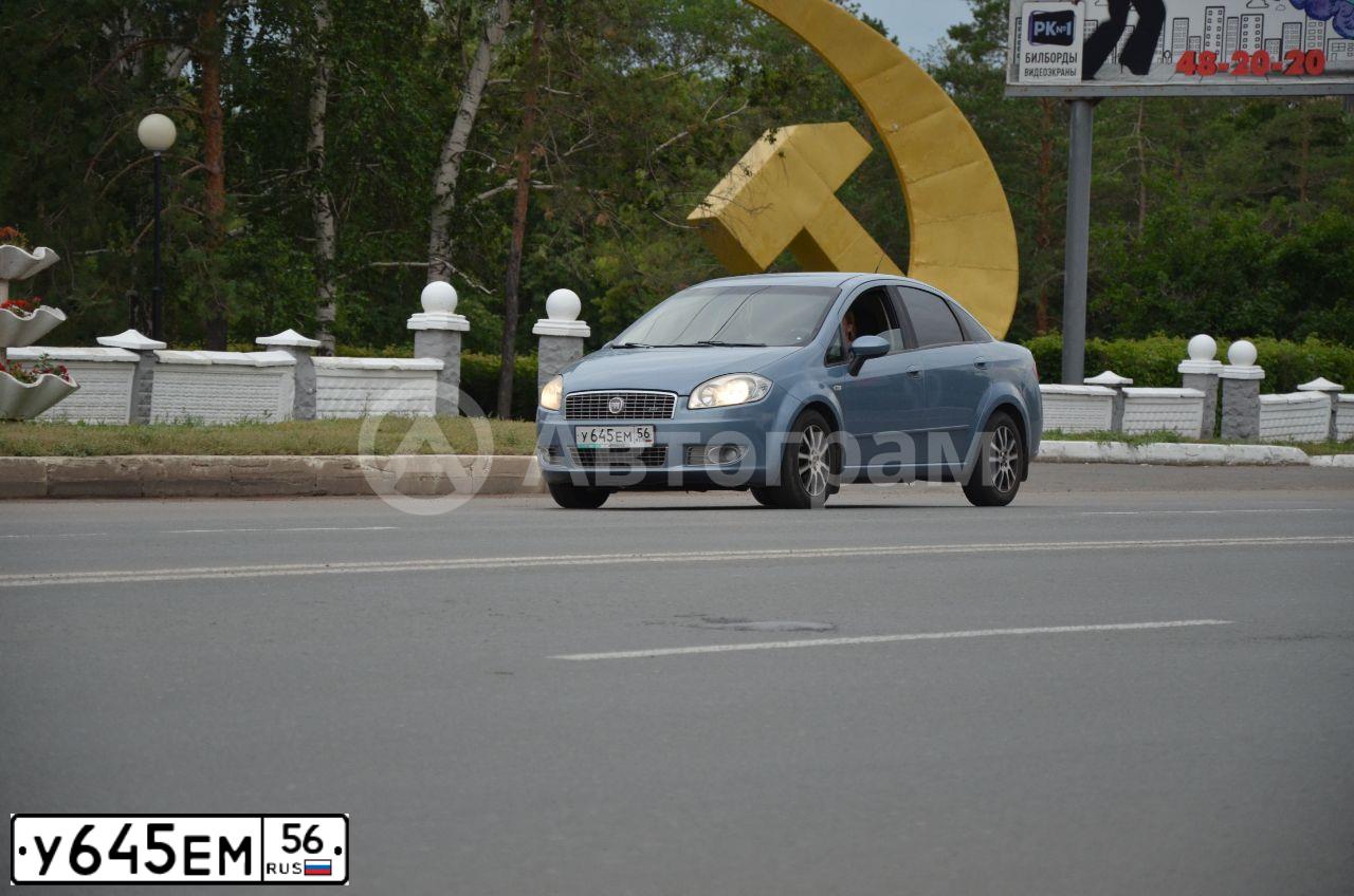 Фото автомобиля FIAT LINEA, 2011 — госномер У645ЕМ56. Цвет: СВЕТЛО - ГОЛУБОЙ