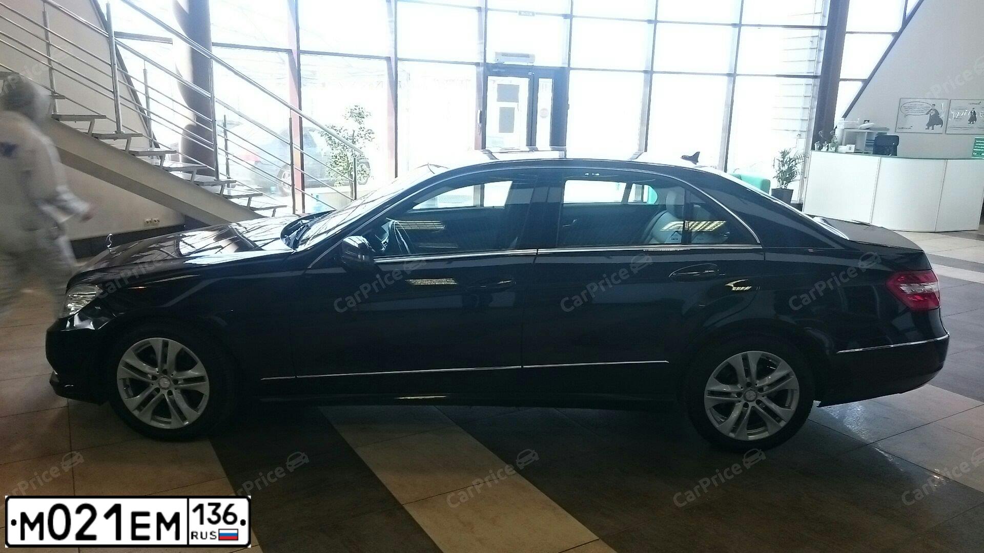 Фото автомобиля MERCEDES E-KLASSE, 2009 — госномер Е794ЕЕ36. Цвет: ЧЕРНЫЙ