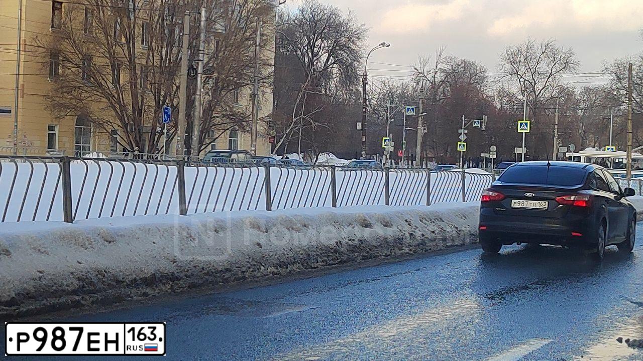 Фото автомобиля HYUNDAI SOLARIS, 2012 — госномер В539ТХ763. Цвет: ЧЕРНЫЙ