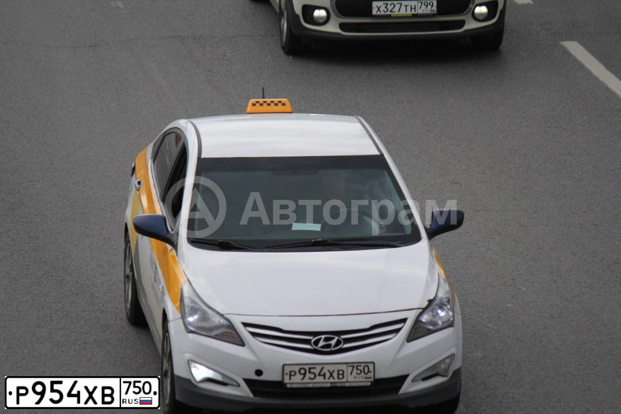 Фото автомобиля HYUNDAI SOLARIS, 2016 — госномер М442ОУ790. Цвет: СИНИЙ