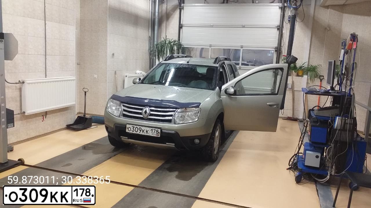 Фото автомобиля RENAULT DUSTER, 2013 — госномер М625РЕ198