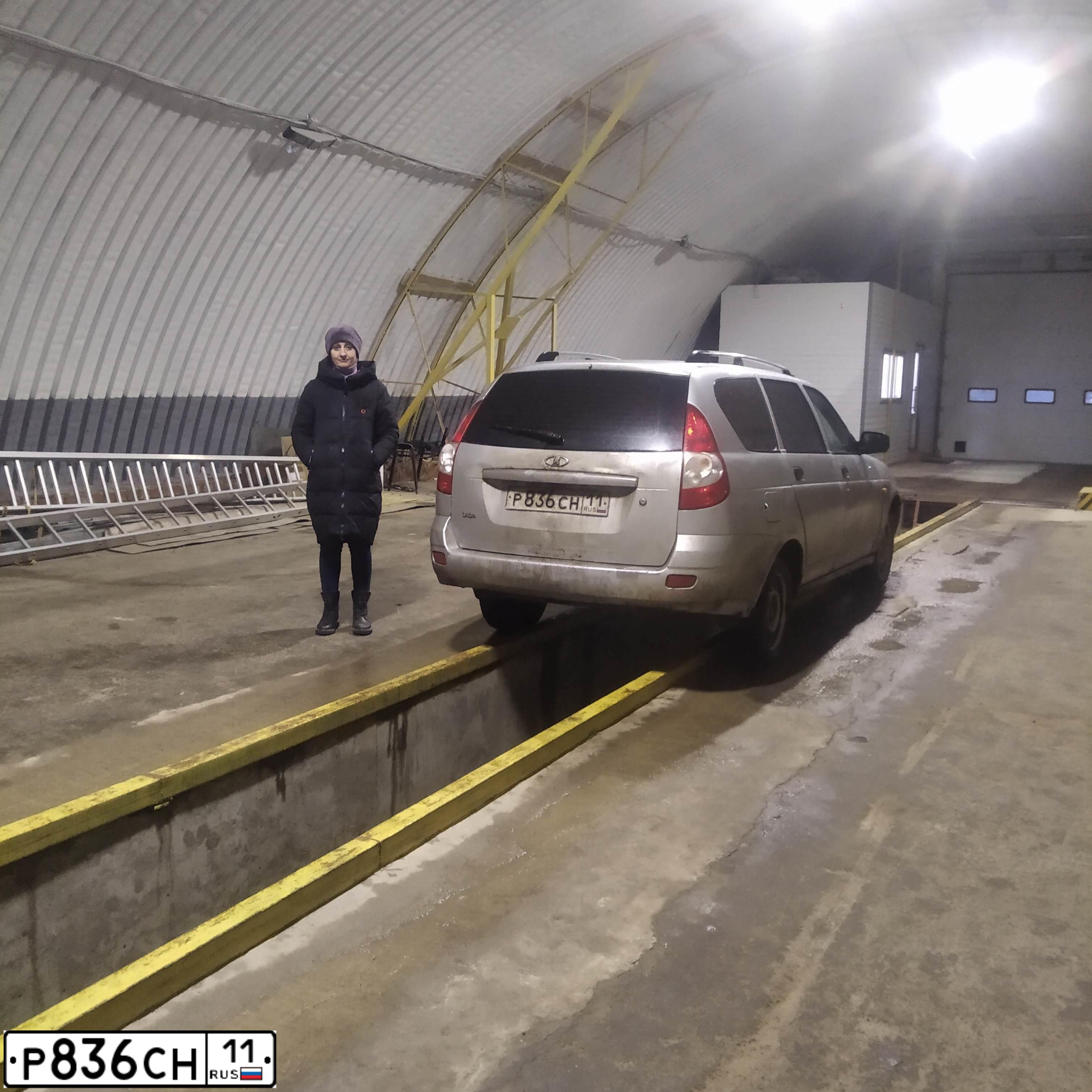 Фото автомобиля LADA PRIORA, 2011 — госномер Е664ЕК11