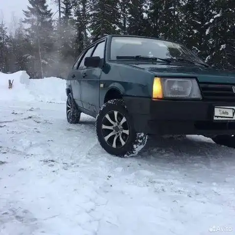 Фото автомобиля LADA 2109 SAMARA, 1997 — госномер Н337ОЕ10. Цвет: ИЗУМРУД