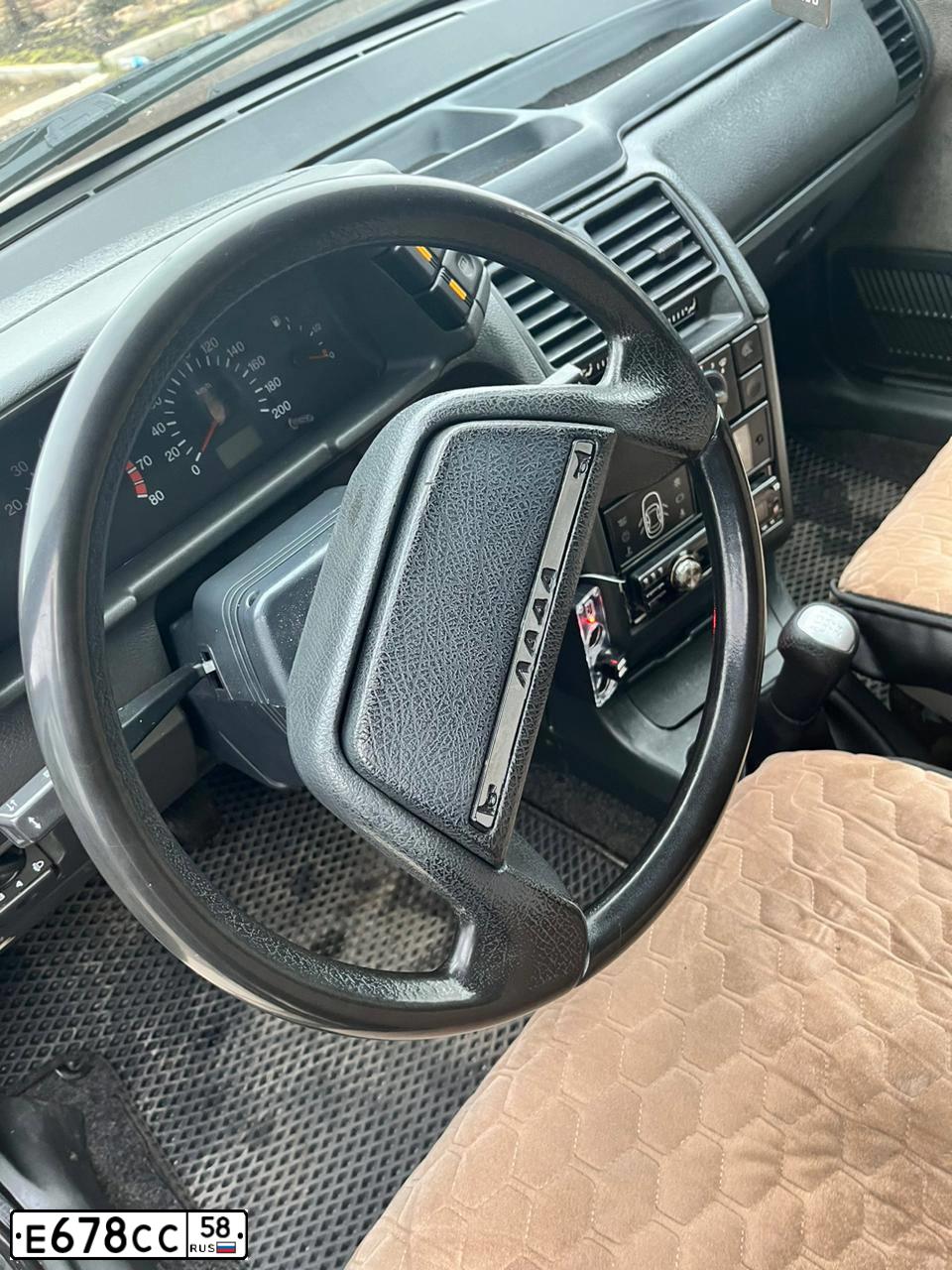Фото автомобиля LADA 2110, 2004 — госномер Е678СС58. Цвет: Серебристо-Желтый