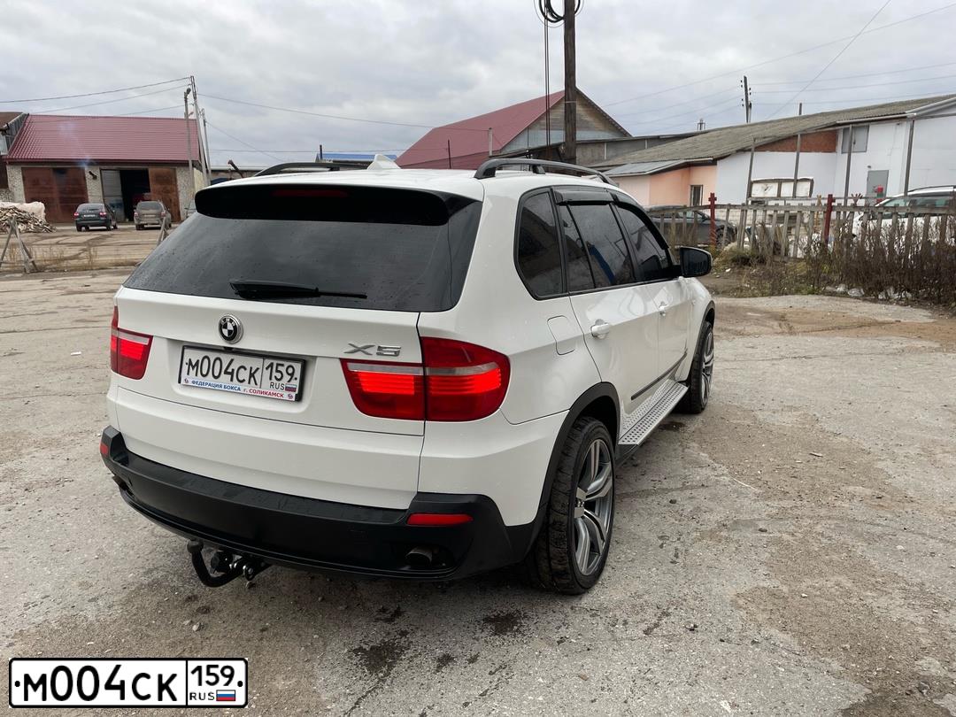 Фото автомобиля BOGDAN 2110/2111, 2012 — госномер М004СК159. Цвет: Белый