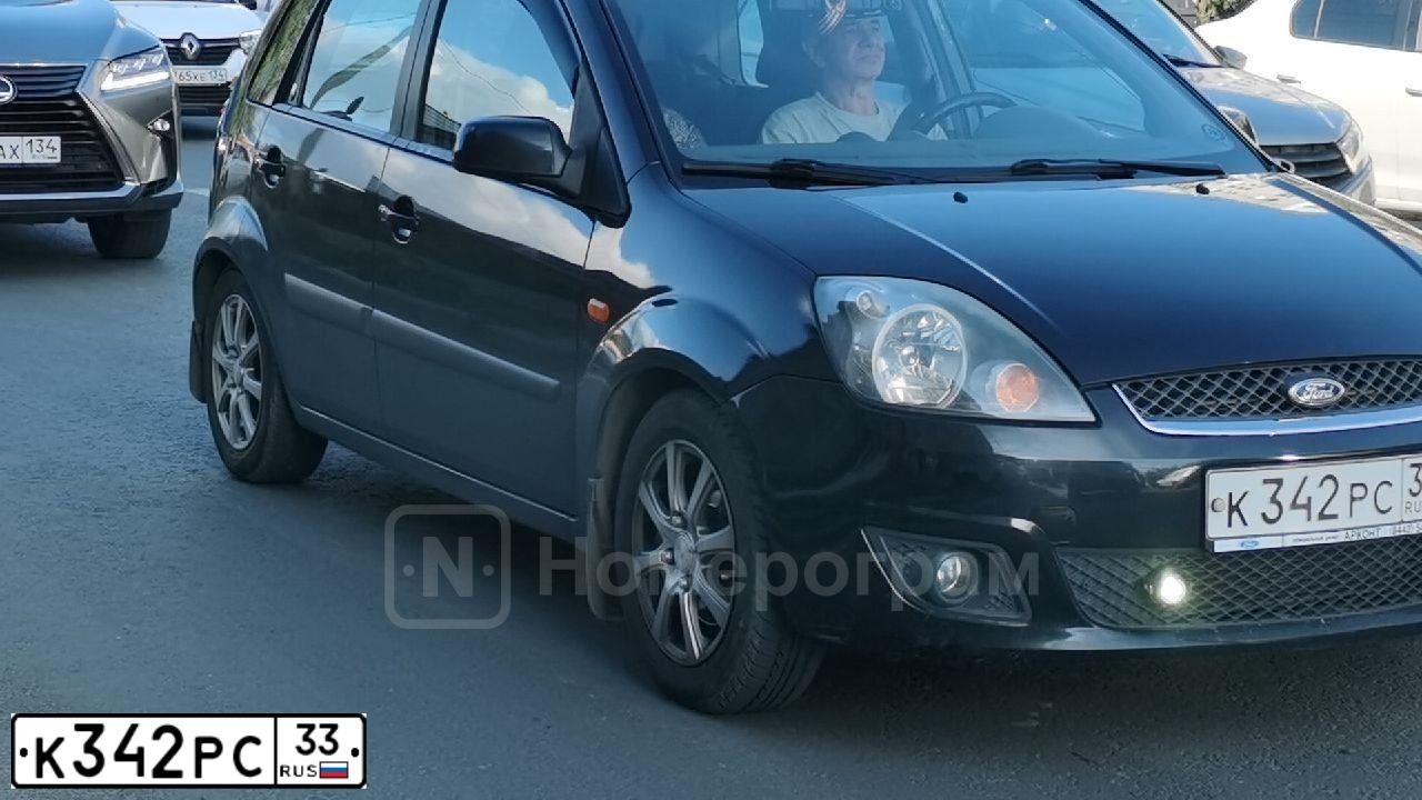 Фото автомобиля TOYOTA RAV4, 2004 — госномер С600СС35. Цвет: СЕРЕБРИСТЫЙ