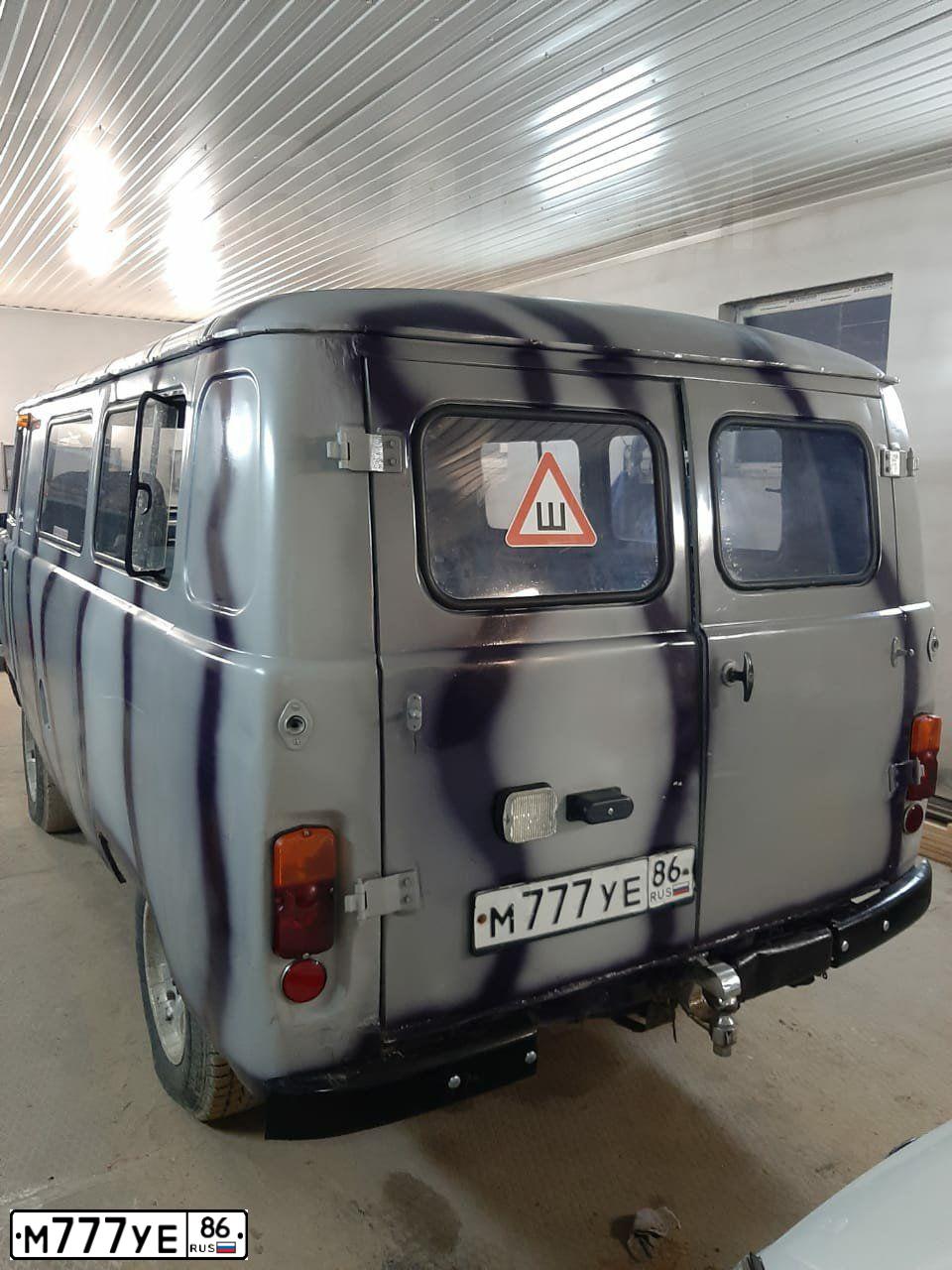 Фото автомобиля УАЗ 396255, 2012 — госномер В570СА186. Цвет: БЕЛАЯ НОЧЬ