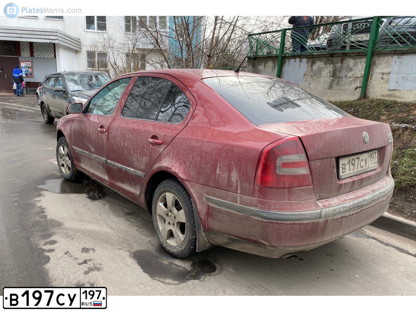 Фото автомобиля SKODA OCTAVIA, 2008 — госномер В197СУ197. Цвет: ВИШНЕВЫЙ