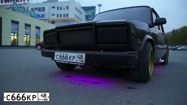 Фото автомобиля LADA 2107, 2004 — госномер У684МВ178. Цвет: СИНИЙ
