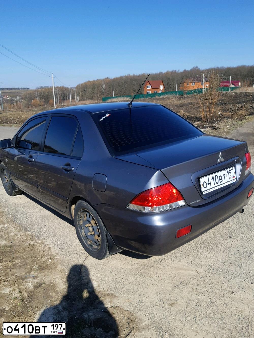 Фото автомобиля MITSUBISHI LANCER, 2005 — госномер Е640ВО323. Цвет: СЕРЫЙ