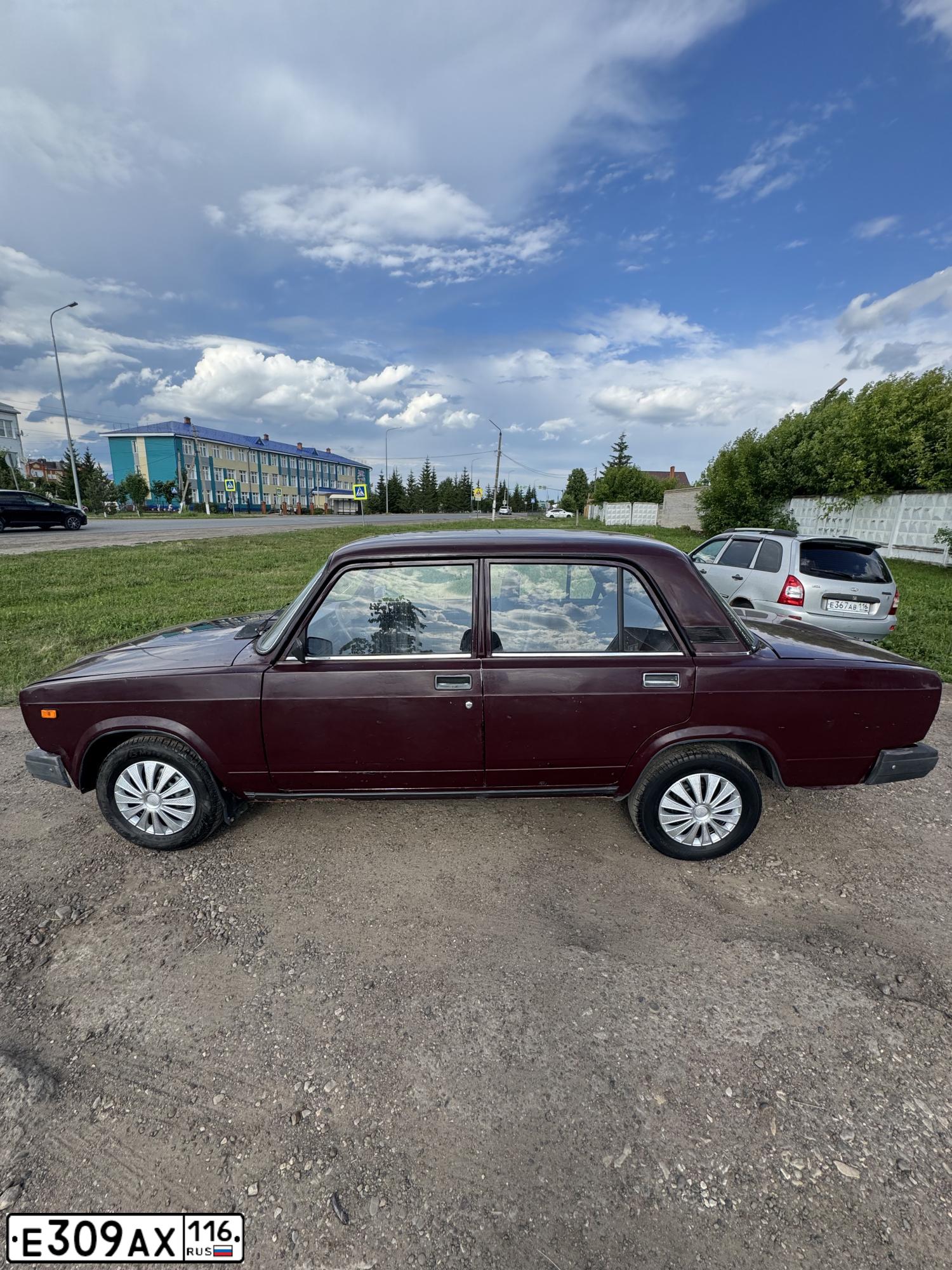 Фото автомобиля LADA 2107, 2007 — госномер Е309АХ116. Цвет: ТЕМНО-ВИШНЕВЫЙ