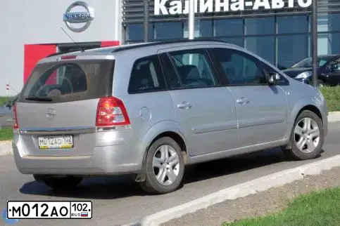 Фото автомобиля OPEL ZAFIRA, 2008 — госномер М012АО102. Цвет: СЕРЕБРИСТЫЙ