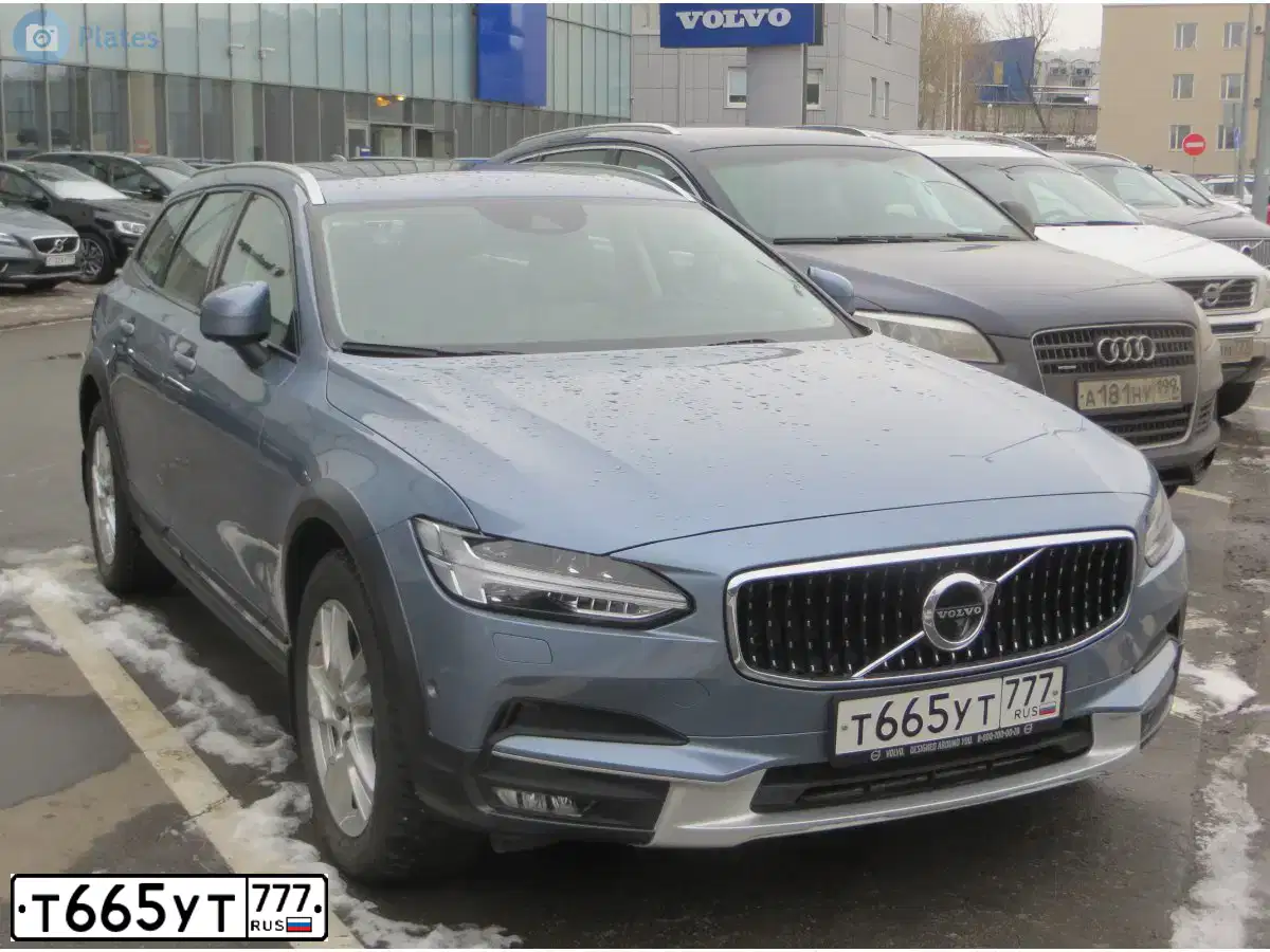 Фото автомобиля VOLVO V90, 2017 — госномер Е329ЕМ126. Цвет: СЕРО - ГОЛУБОЙ