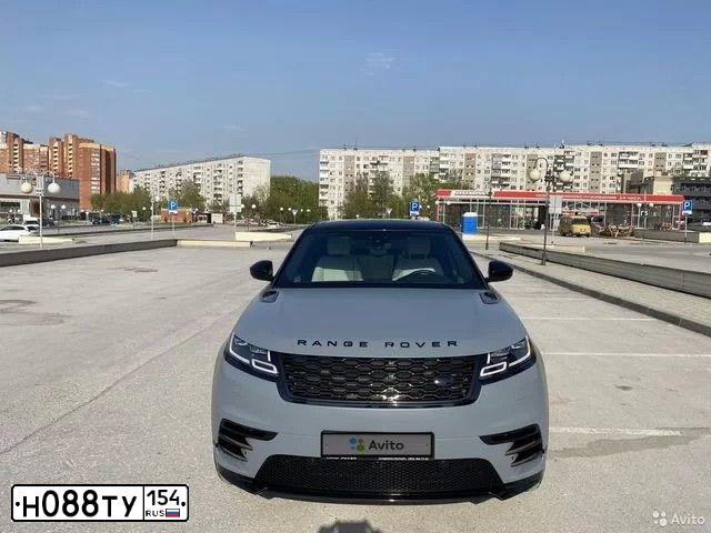 Фото автомобиля LANDROVER RANGE ROVER VELAR, 2018 — госномер Н088ТУ154. Цвет: серо - коричневый