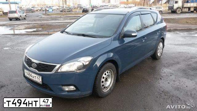 Фото автомобиля KIA CEE'D, 2010 — госномер Р552АА178. Цвет: СИНИЙ