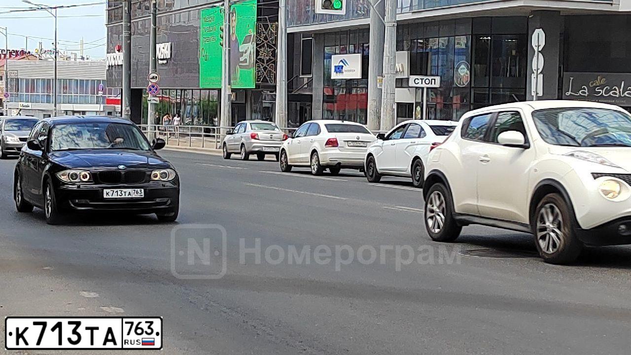 Фото автомобиля BMW SERIE 1, 2011 — госномер К780КО761. Цвет: ЧЕРНЫЙ