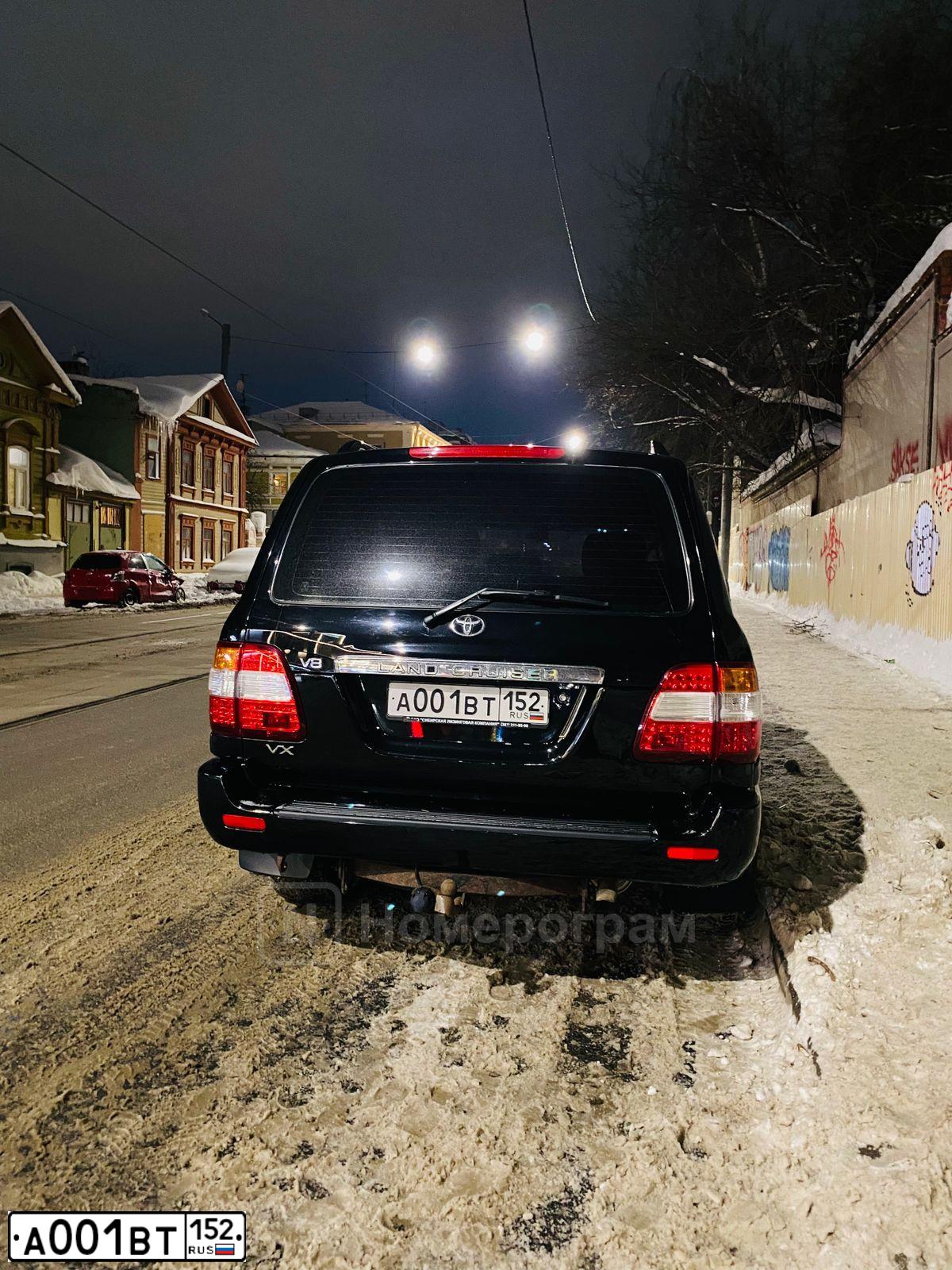 Фото автомобиля TOYOTA LANDCRUISER, 2006 — госномер А001ВТ152. Цвет: ЧЕРНЫЙ