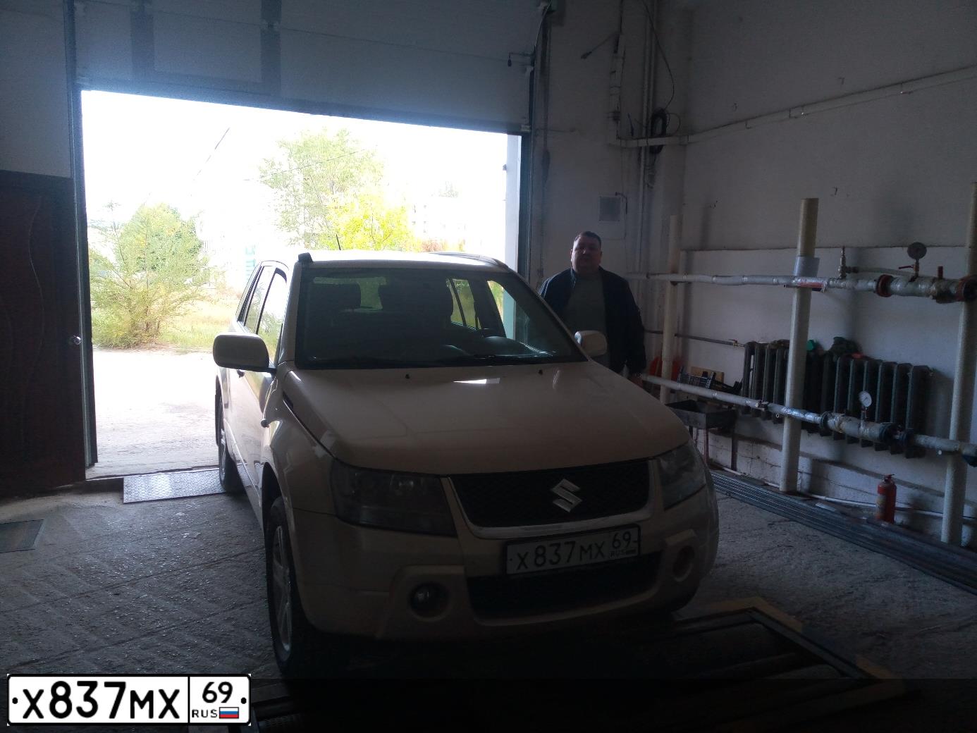 Фото автомобиля SUZUKI GRAND VITARA, 2008 — госномер Р320КН73. Цвет: БЕЖЕВЫЙ