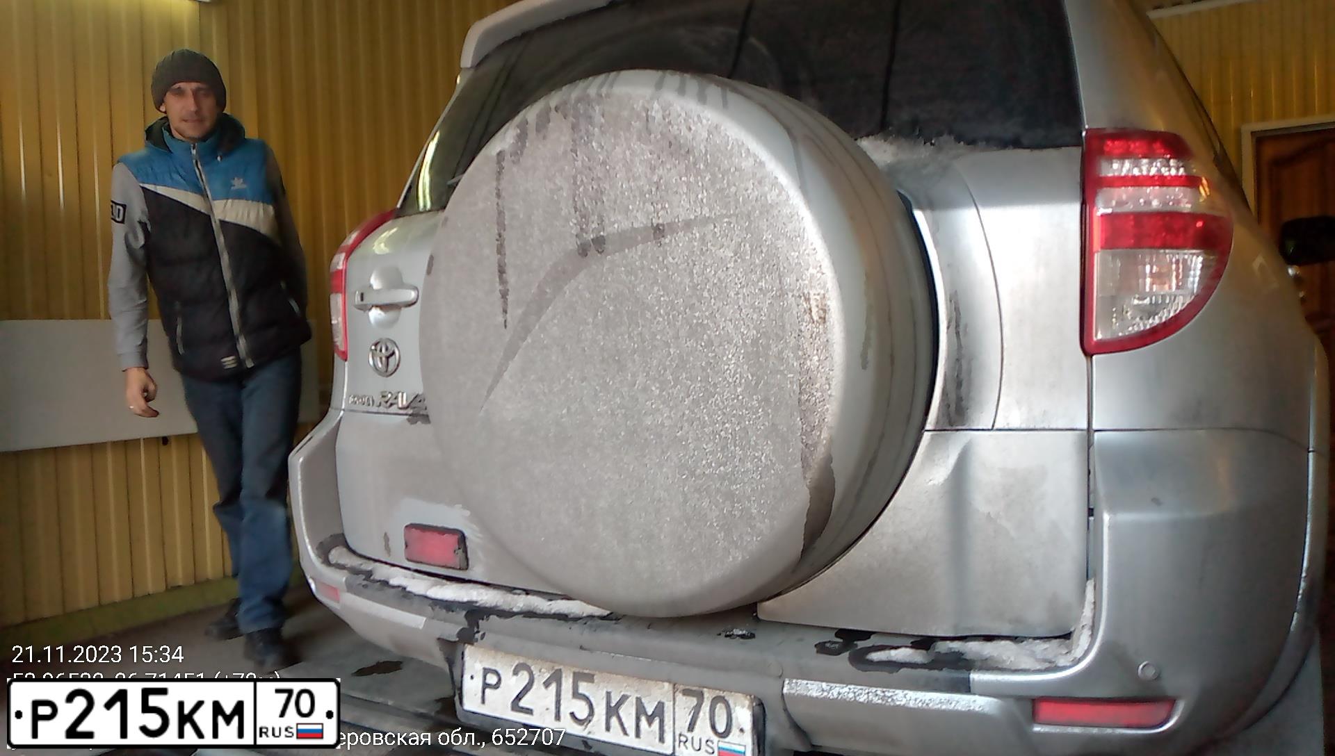 Фото автомобиля TOYOTA ТОЙОТА RAV 4, 2010 — госномер Р215КМ70. Цвет: СЕРЕБРИСТЫЙ