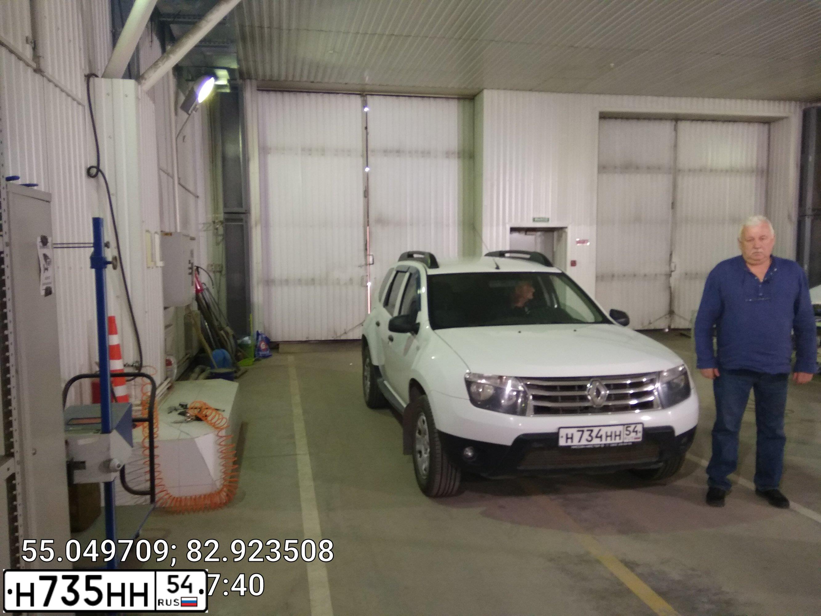 Фото автомобиля MERCEDES GLK-KLASSE, 2011 — госномер Н735НН54. Цвет: ЧЕРНЫЙ