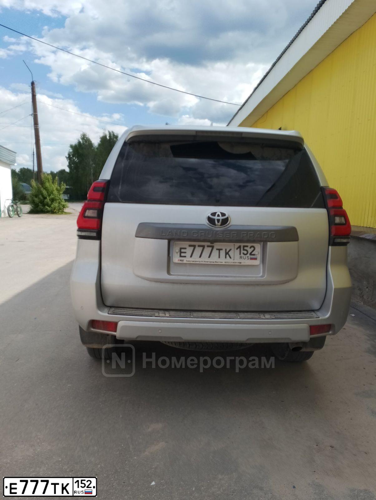 Фото автомобиля TOYOTA LANDCRUISER, 2011 — госномер С367УЕ152. Цвет: Белый